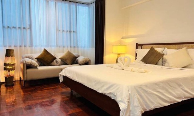 Ploenchit Condo | Four-bedroom, five-bathroom villa /BTS /High-speed WiFi/free parking space