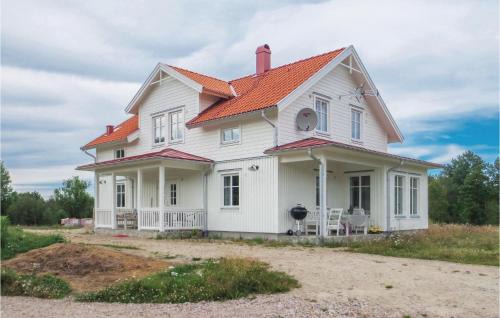 Gnosjo Municipality House | Four-Bedroom Holiday Home In Gnosjo