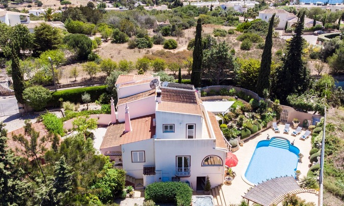 Vale de Covo Villa | Four bedroom villa with private pool and hot tub. 5 minutes walk from town.