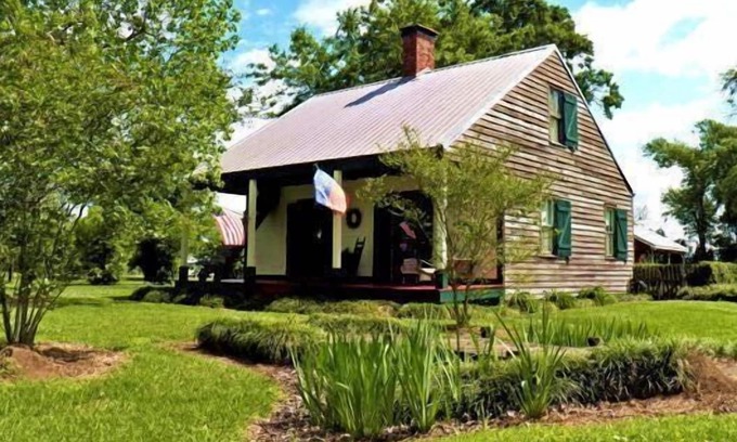 Napoleonville Cabin | Four Cypress Acadian Cabin