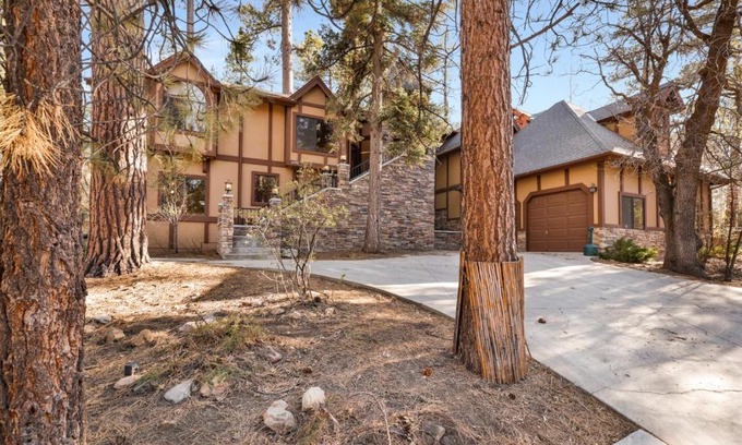 Evergreen Estates House | Four Happy Bears Estate - 1277 by Big Bear Vacations