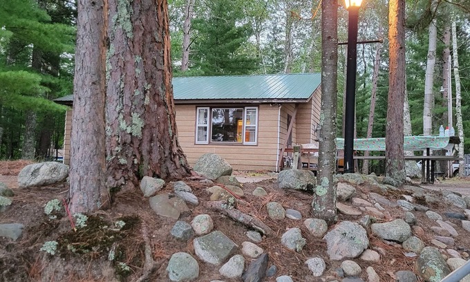 Bigfork Cabin | Four season fun, classic LAKEFRONT cabin for families!