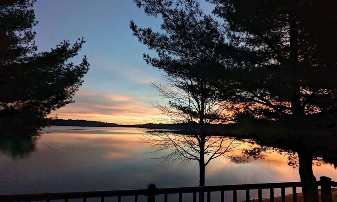 Pine River House | Four Season Lake House with Incredible Views and Lake Frontage/Sleeps 24