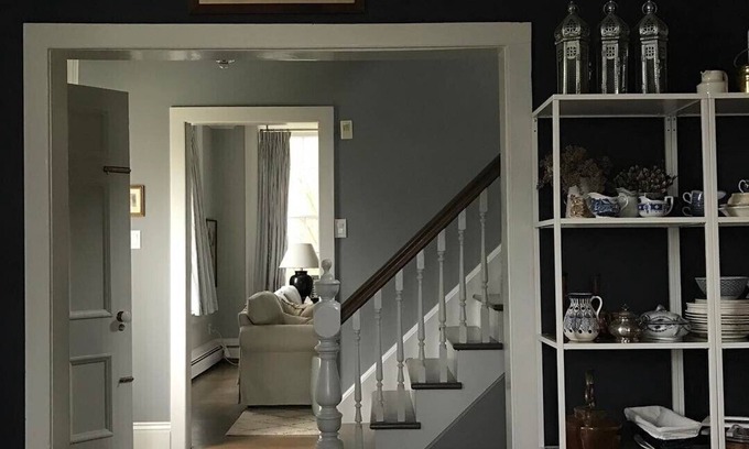 Meaford House | Four season ski friendly stone country home (Great for Summer and Ski Seasons)