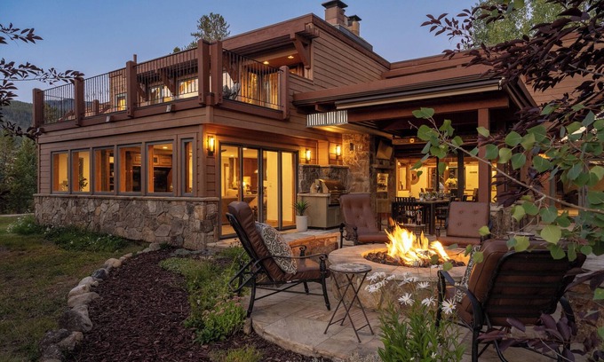 Keystone Cabin | 🏔️ Four Sisters Mountain Haven: Luxury, Hot Tub, Near Ski Lift & Village, $0 Cleaning & Pet Fee