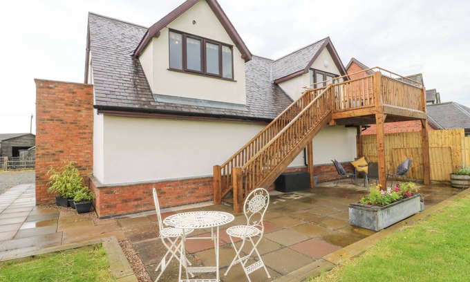 Kibworth Beauchamp Cottage | FOURWAYS LOFT, romantic, character holiday cottage in Kibworth