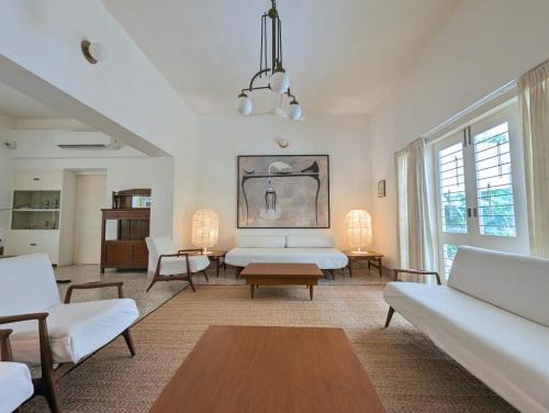 Navrangpura Bed & Breakfast | Fouzdar House by LuxUnlock Private Villas