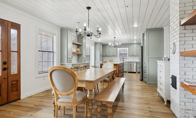 Lawrenceburg Cottage | Fox Haven Retreat-modern Cabin-acres of Priv Land