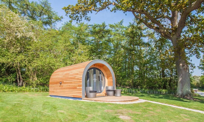 Pickering Cabin | Foxtail Glamping Pod - sleeps 2 | Gold Award winning