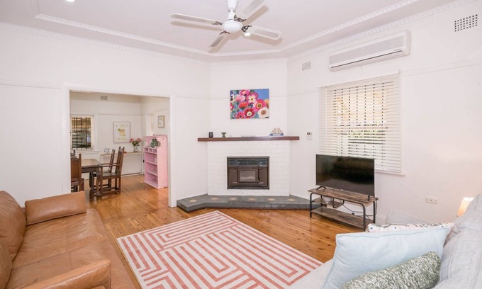West Tamworth House | Foxton - 3 bedroom home