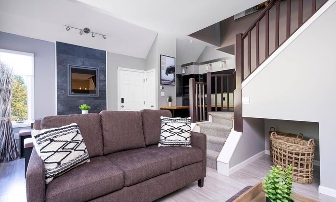 Craigleith Apartment | Foxwood Retreat - Shuttle to Blue, Pool & Hot Tub