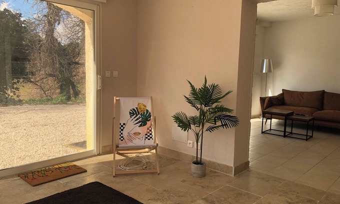 Saint-Maximin-la-Sainte-Baume Apartment | Holiday rent in a provencal house. Capacity: 2/4 people