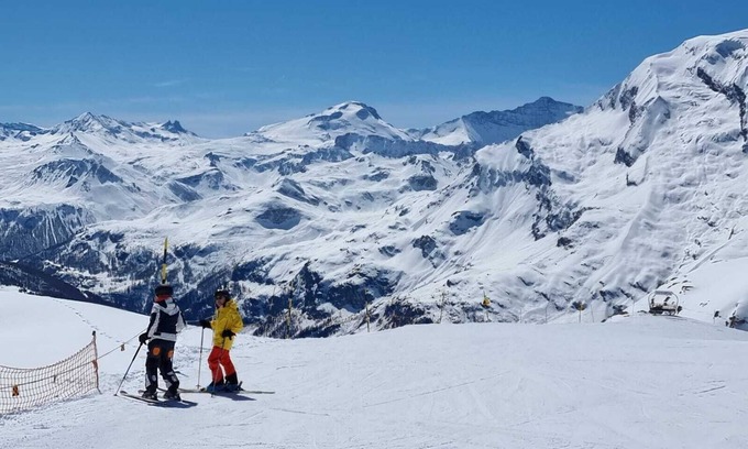 Sainte-Foy-Tarentaise Apartment | Flat located at the foot of the slopes with heated pool, sauna and hammam