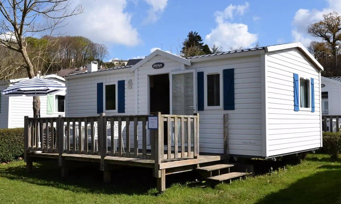 Villedieu-les-Poeles House | Flower Camping Les Chevaliers de Malte * - Standard mobile home 29 m2 (2ch-4/5 pers) + TV + terrace 4 to 5 people - 4 pers. included in the tariff