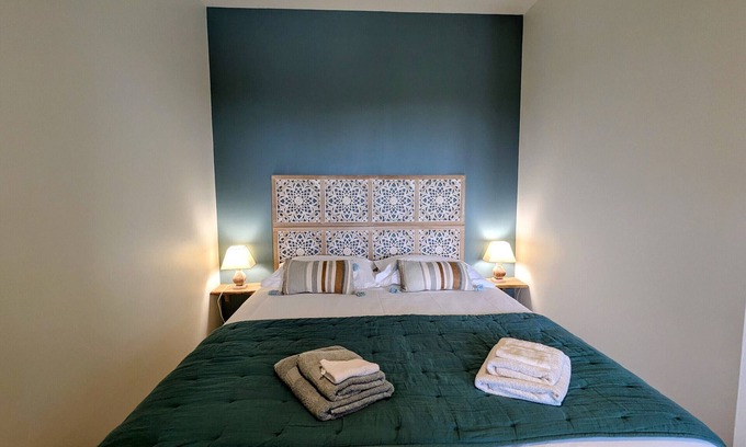 Faverolles Bed & Breakfast | Cozy room with en-suite, access to heated pool and unlimited Wi-Fi