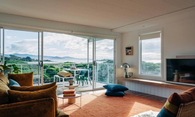 Bicheno House | Frankie Beach House