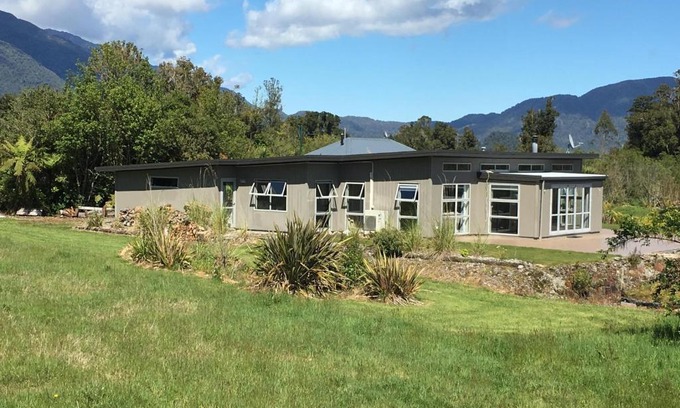 Franz Josef Glacier House | Franz Josef Villa