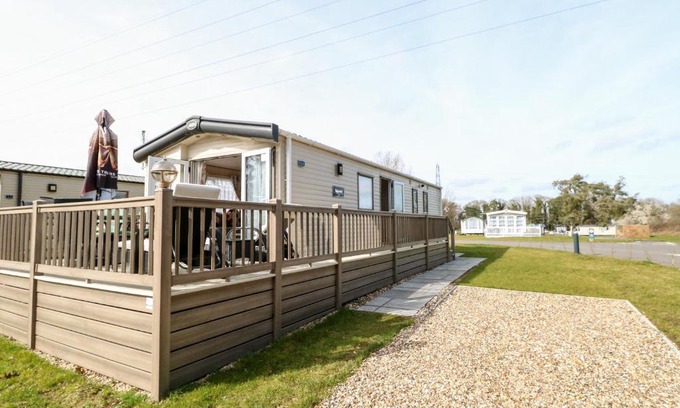 Hopton House | Freddy's Lodge, Foxburrow Hang
