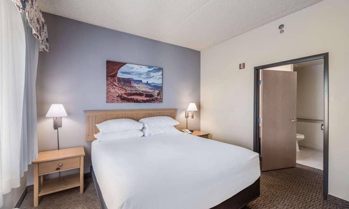 Palm Valley Hotel | FREE Breakfast at Red Lion Inn & Suites Goodyear Phoenix! Near Goodyear Ballpark