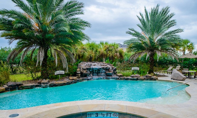 Webster Apartment | Free Breakfast + Outdoor Pool + Hot Tub | Modern Suite