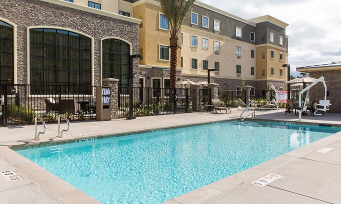 Corona Apartment | Free Breakfast. Pool & Hot Tub. Gym. Near Amazon!