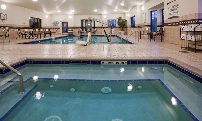 West Bloomington Apartment | Free Breakfast. Pool & Hot Tub. Great for Business Travelers!
