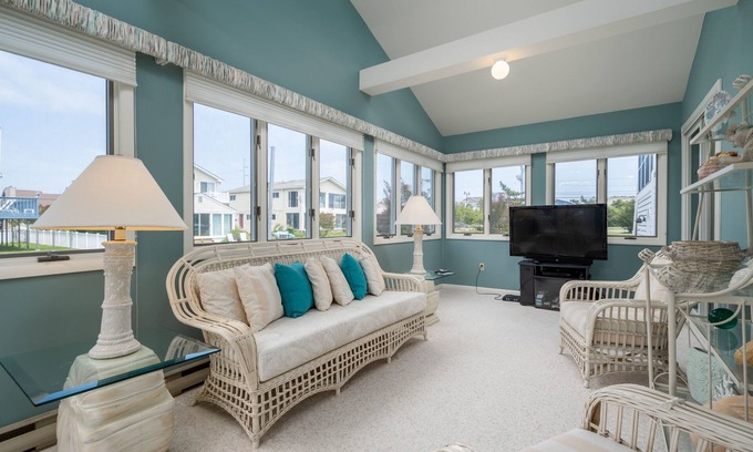 South Bethany Harbor House | Free Linens & Cleaning - Henlopen Cottage