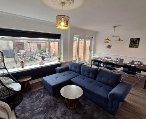 Fieldway Apartment | Free Parking, comfortable, stylish house, G London & Kent Gateway