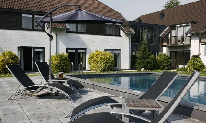 Lekkerkerk Hotel | Free Parking Included | Dine on the Terrace & Enjoy the Outdoor Pool