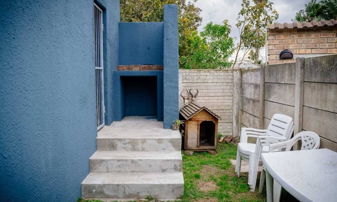 Port Elizabeth Apartment | Free Parking, WIFI, Barbecue, Full Kitchen, Garden, Private Bathroom, Cozy