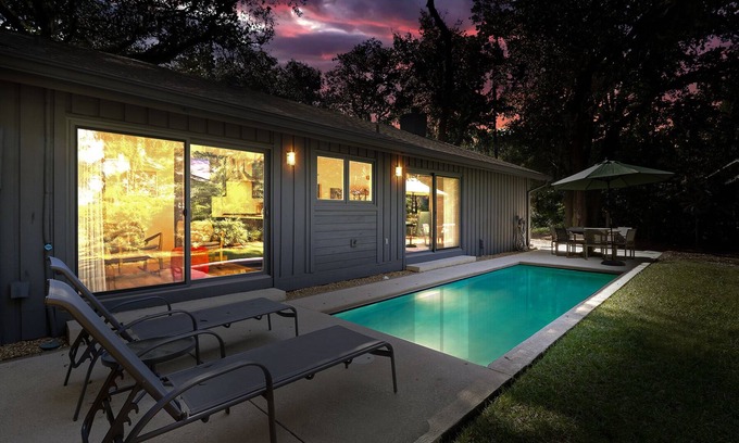 Lawton Woods House | FREE Pool Heat ~ Upscale Home, Private Pool, Pet Friendly ~ 7 Pender Lane