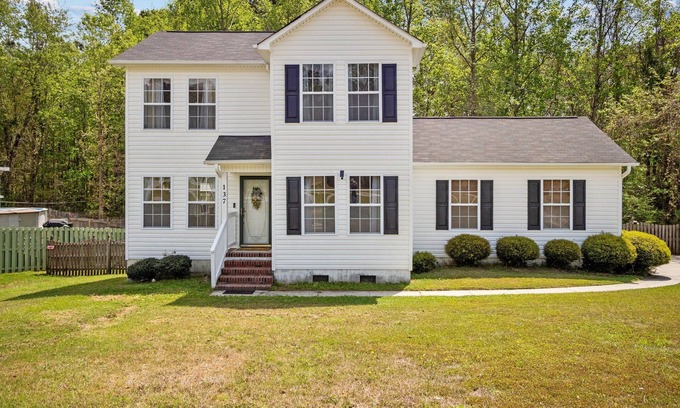 McCutcheon Field House | Freedom's Stay - 3-bed/2.5 Bath in Quiet Jacksonville Neighborhood. Pet Friendly