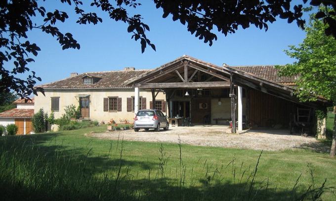 Aurignac House | French farmhouse with pool and views of the Pyrenees