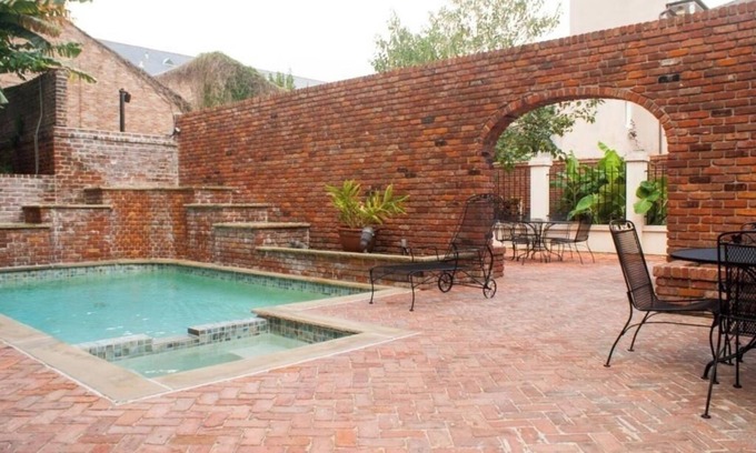 French Quarter Hotel | French Quarter Garden Hideaway – New Orleans Charm + Quiet Courtyard Stay