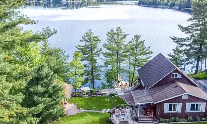 Alban Cottage | French River family friendly, boat friendly, close to ammenties cottage