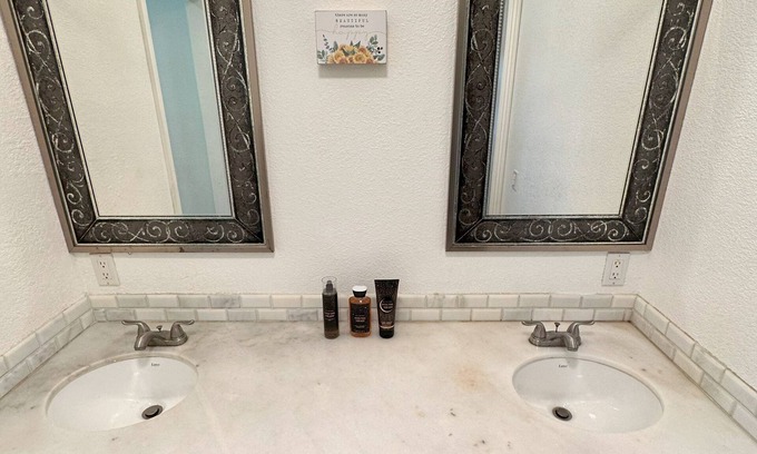 Rocklin House | French Style Cozy Home - Temporary Housing!nDesired Rocklin Location!