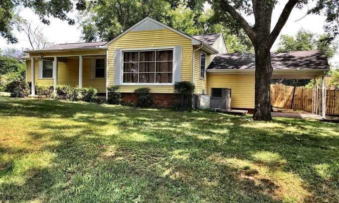 Florence House | “Friday Night Lights” in downtown Tuscumbia, Al