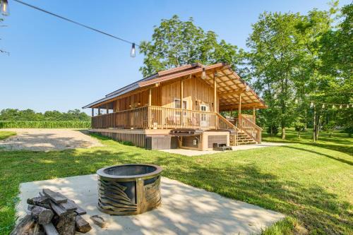 East Fultonham House | Friends and Family Rental Cabin with Hot Tub!