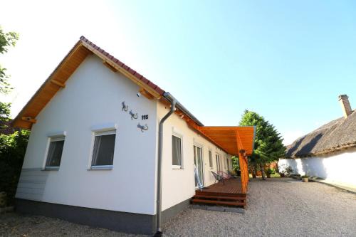 Velence Apartment | Friends & Family Apartmanok Velence