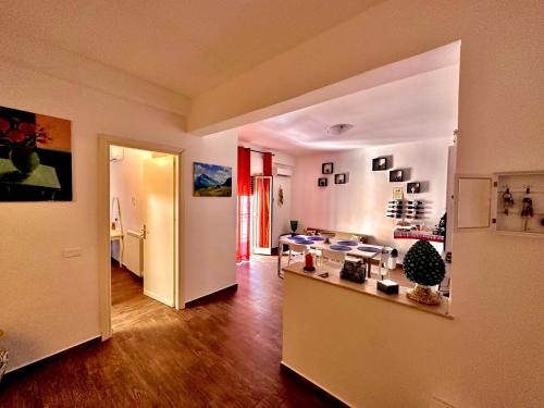 Montegrappa House | Friends' Home-downtown nearby