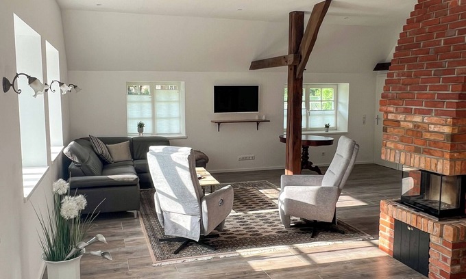 Stadland House | Friesenhaus Ebbe für 6 Gäste mit Großem Garten