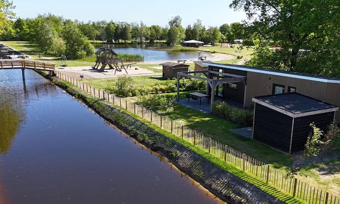 Sint Nicolaasga House | Friesland Hideaway with pets