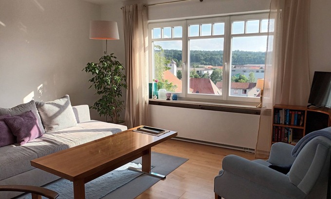 Ansbach Apartment | Frisch renovierte 4-Zimmer-Wohnung mit Weitblick vom Ortsteil Eyb bis zur Altstadt Ansbachs
