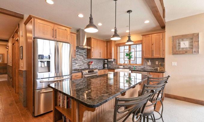 Frisco Condo | Frisco Sports Chalet Downhill Condo: Downtown, On Shuttle Route