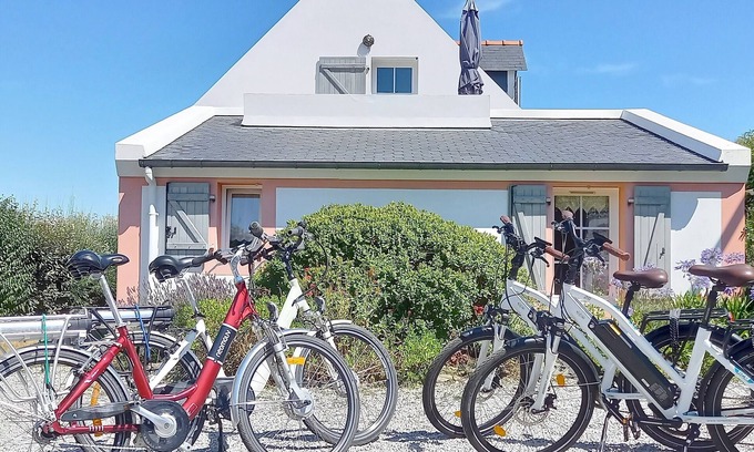 Bangor Apartment | From GOELAN, everything is easy by BIKE, in this GITE in the HEART of belle ile
