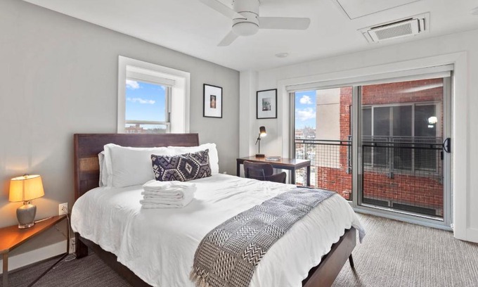 Hanover Place Apartment | FRONTDESK Quaint Studio Apt near Kauffman Center