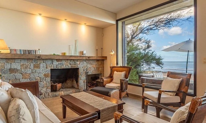 Las Flores House | Frontline Beach House: Your Dream Vacation in a Home with private beach access
