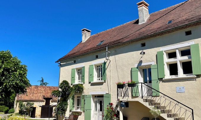 Saint-Sulpice-d'Excideuil Apartment | Full apartment with beautiful outdoor spaces in the Périgord Vert.
