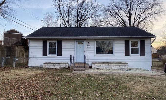St. Louis House | Full house close to walking trails and 15 minutes to downtown