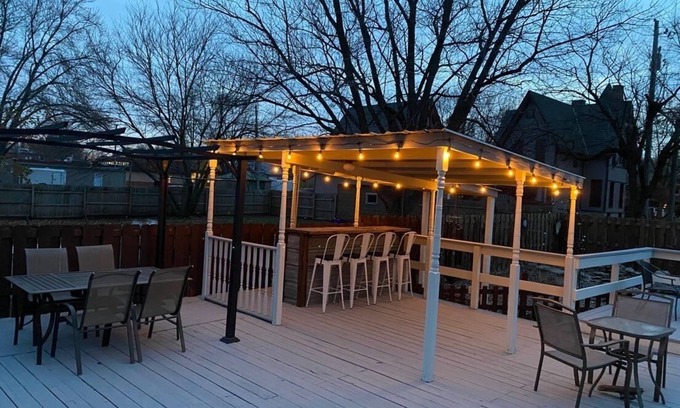 Prairie Du Chien House | Full house in PdC w/large deck - only blocks from downtown & the Mississippi!
